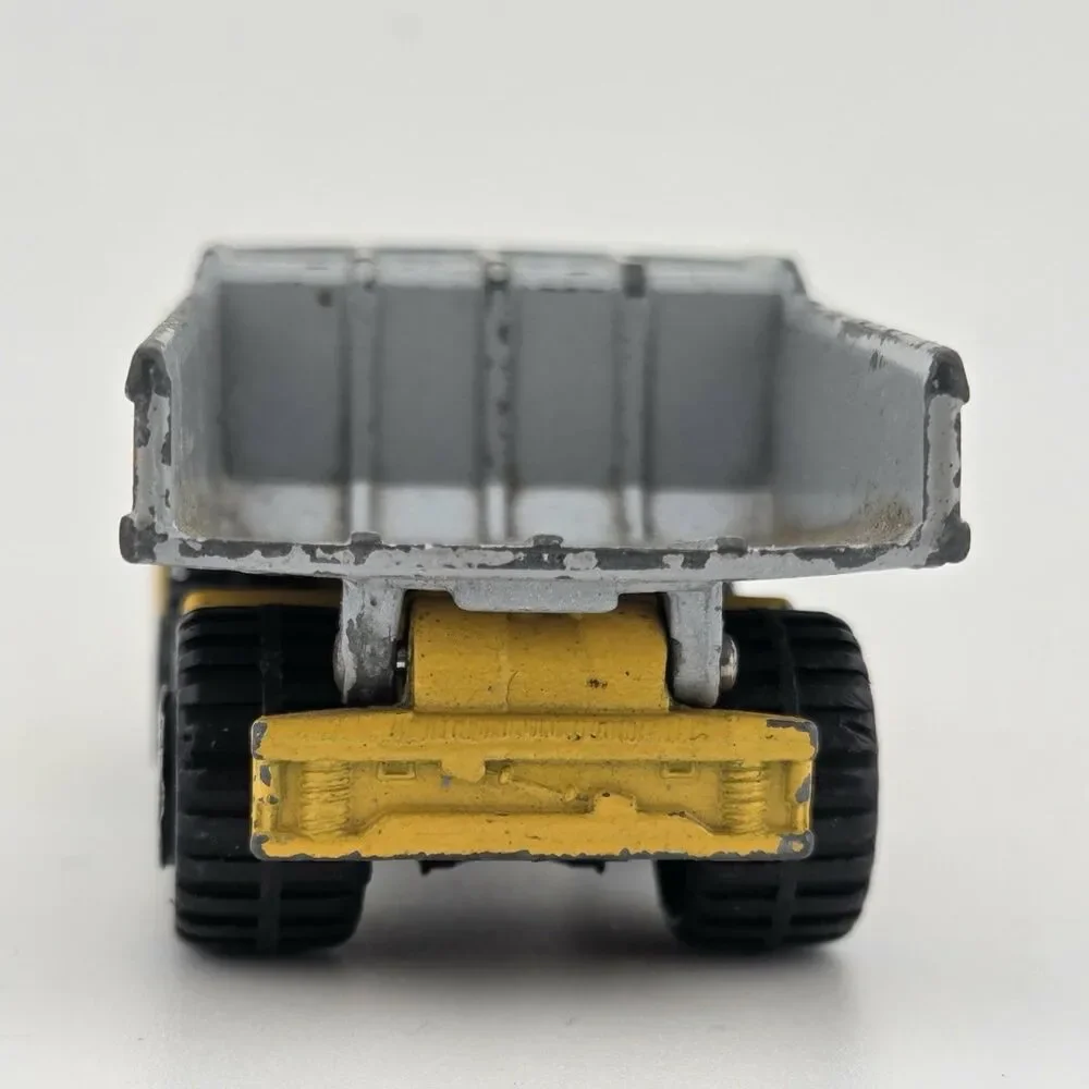 Vintage~1989 Matchbox Int'l LTD~Dump Truck~Yellow with Grey Bed ~1:140